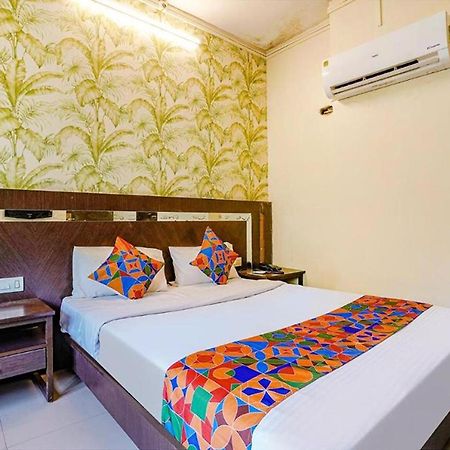 Hotel Gargi Deluxe ปูเน่ ภายนอก รูปภาพ
