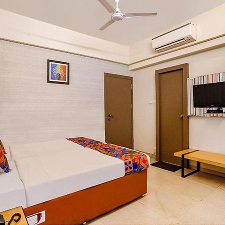 Hotel Gargi Deluxe ปูเน่ ภายนอก รูปภาพ